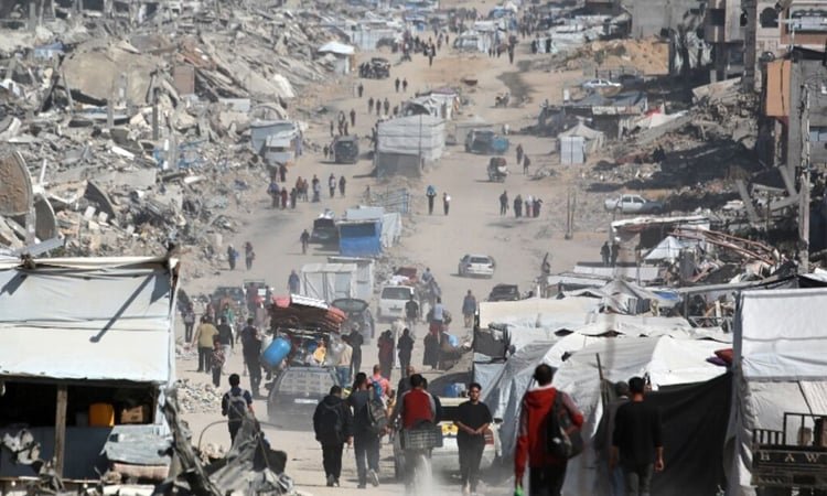 Rescuers say 100 dead as Israel launches fresh Gaza offensive