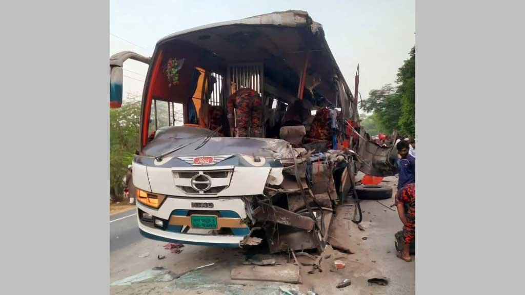 5 dead after bus crashes into stationary truck in Dinajpur