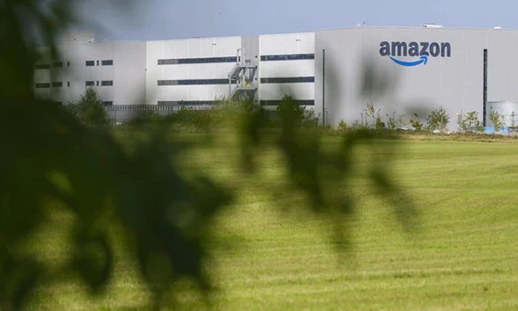 Amazon to invest œ40 billion in UK over 3 years: govt